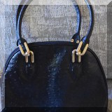 H08. Ashneil handbag. 